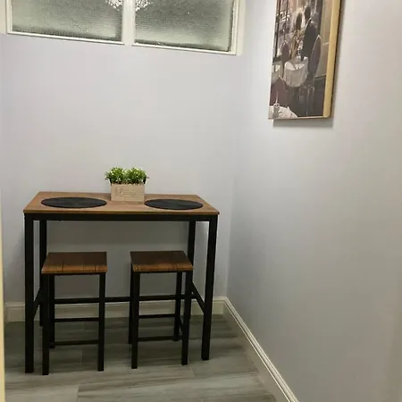 Centre Apartment *